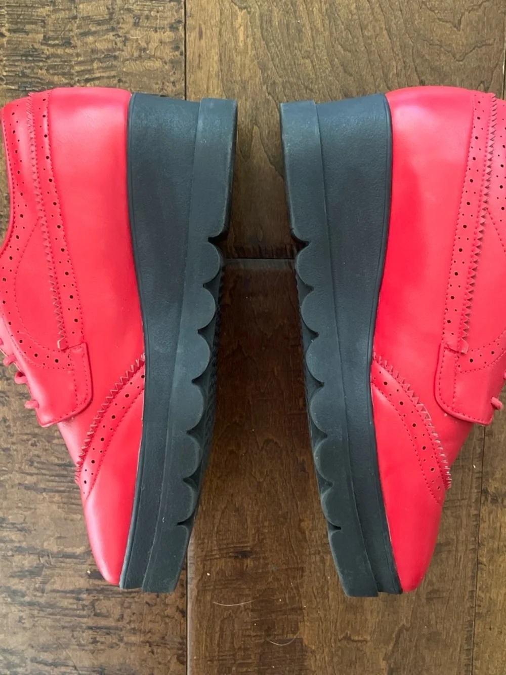 N/A red faux